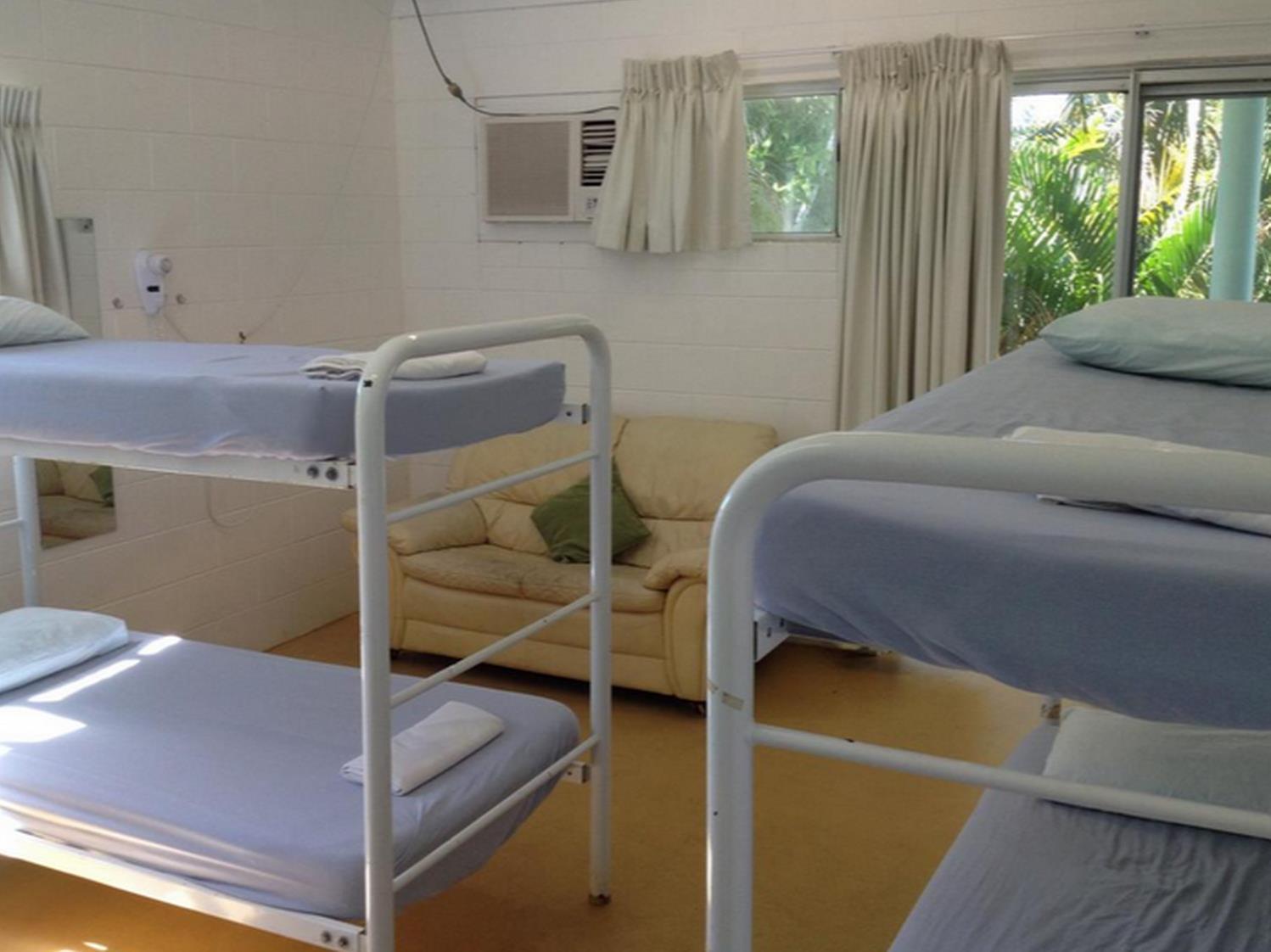 Absolute Backpackers Mission Beach Esterno foto