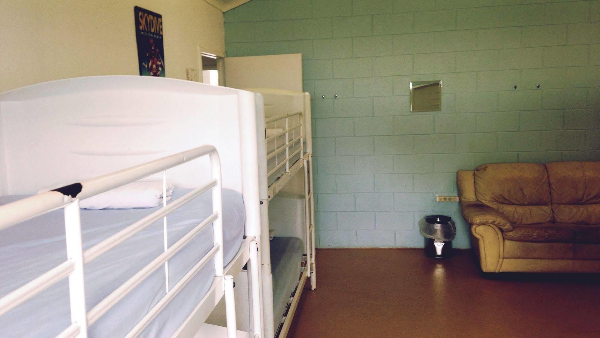 Absolute Backpackers Mission Beach Esterno foto