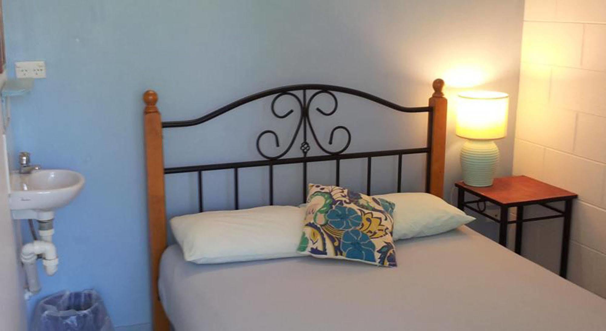 Absolute Backpackers Mission Beach Esterno foto