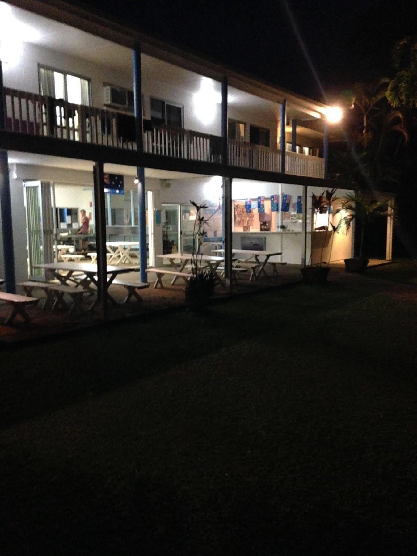 Absolute Backpackers Mission Beach Esterno foto
