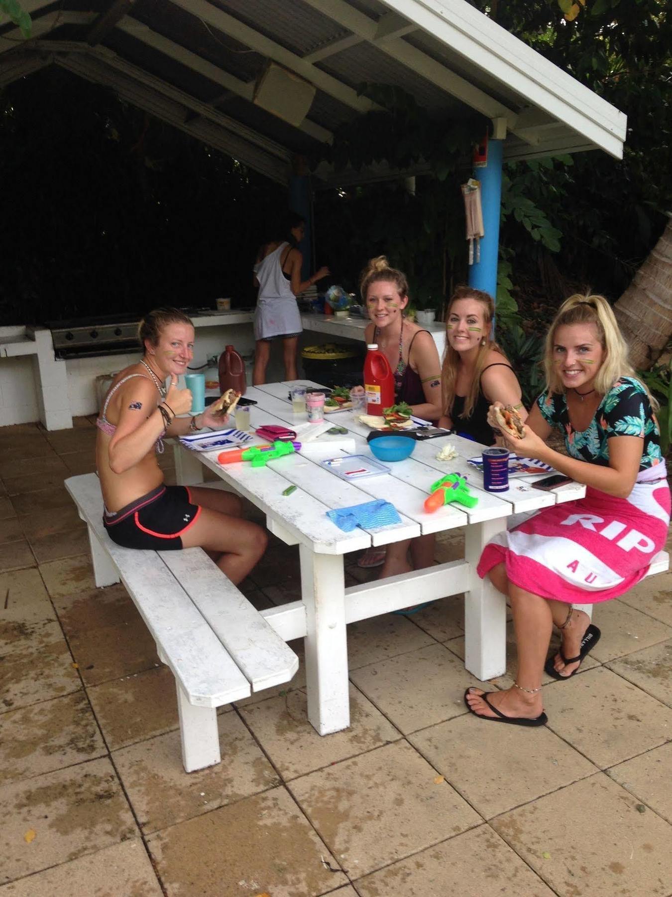 Absolute Backpackers Mission Beach Esterno foto