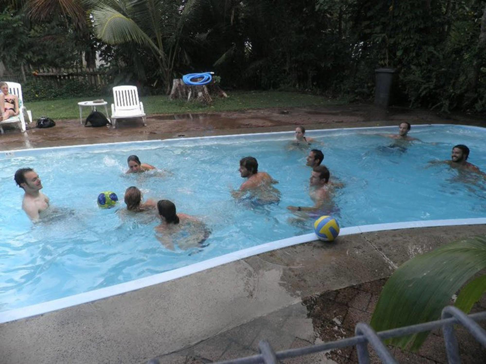 Absolute Backpackers Mission Beach Esterno foto
