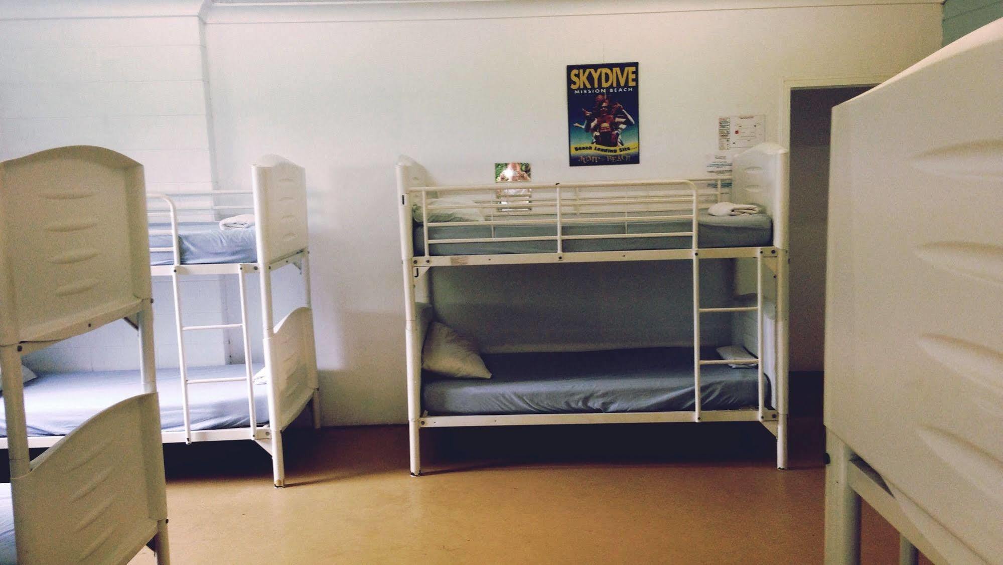 Absolute Backpackers Mission Beach Esterno foto
