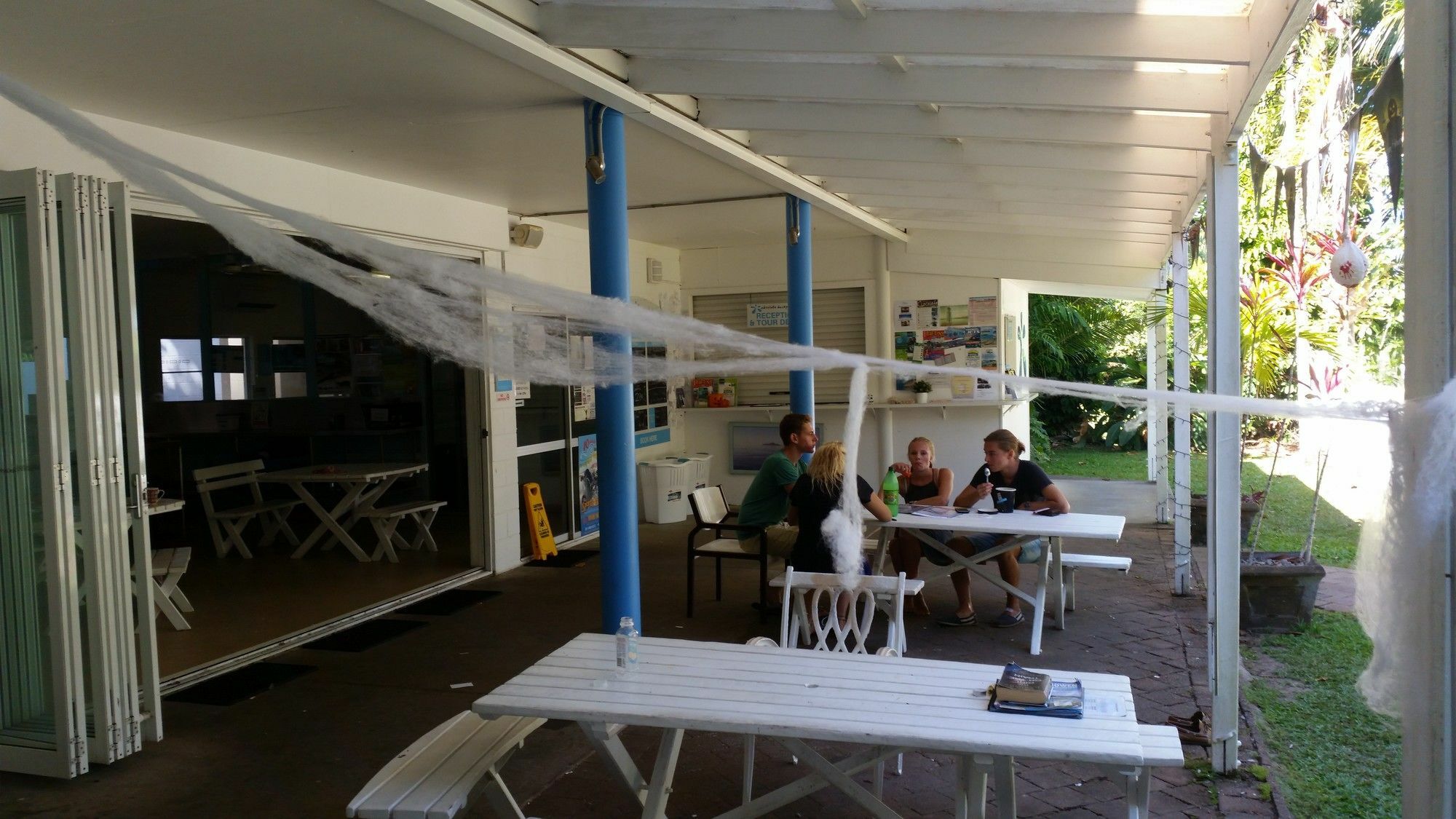 Absolute Backpackers Mission Beach Esterno foto